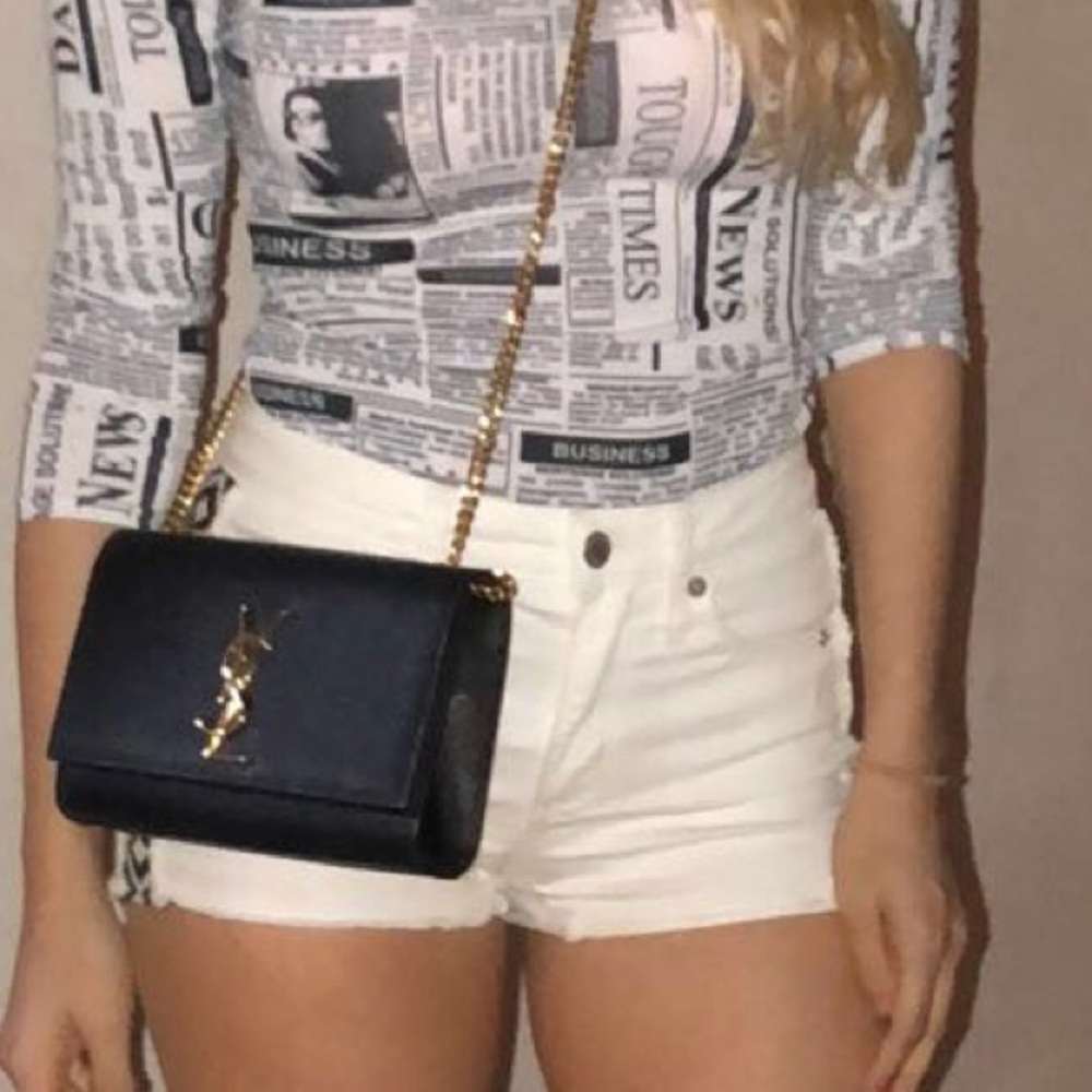 Sexy white shorts with black detail on sides